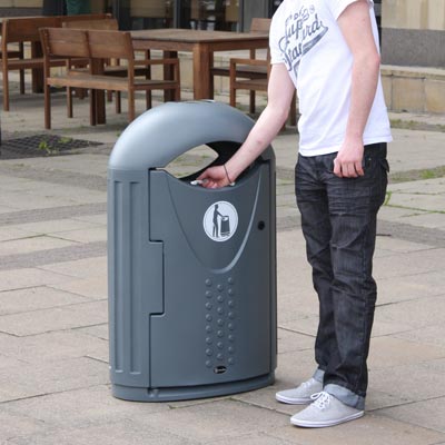 The Evolution Litter Bin in use.