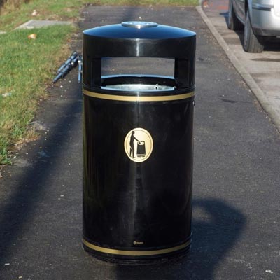 Metal Chieftain Litter Bin.